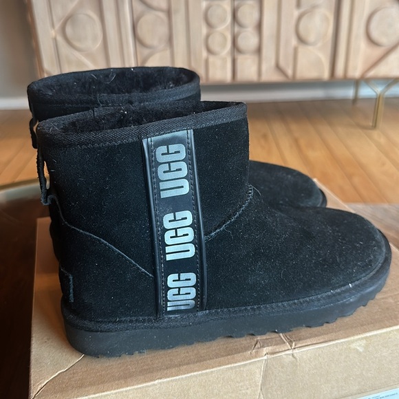 Ugg Classic Mini with side logo - Picture 3 of 6